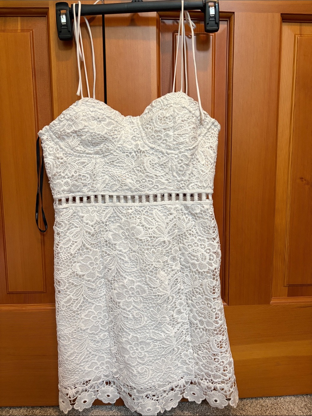 Forever 21 White Lace Spaghetti-Strap Mini Dress Size Small